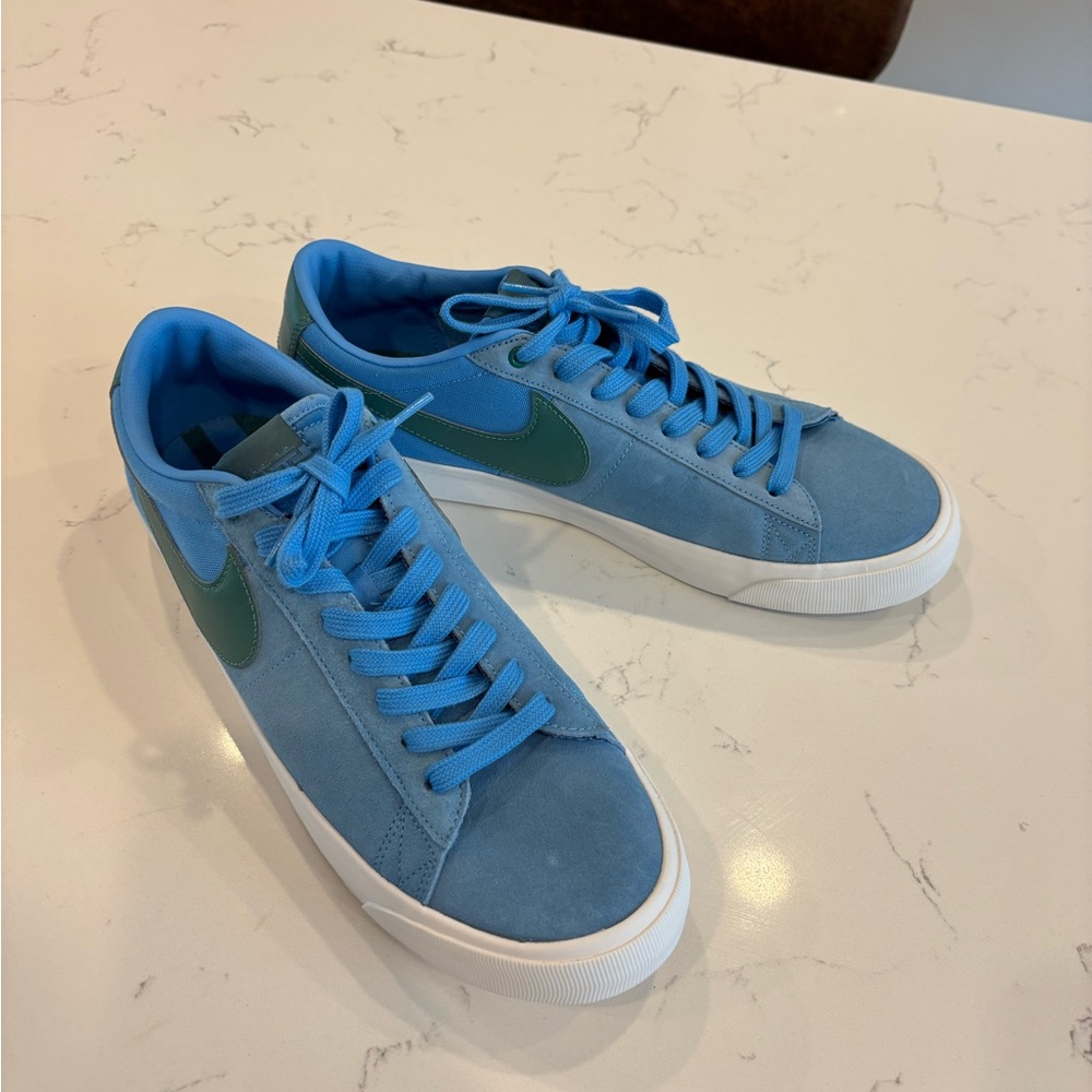 Like New Nike SB Zoom Blazer Low Pro GT
